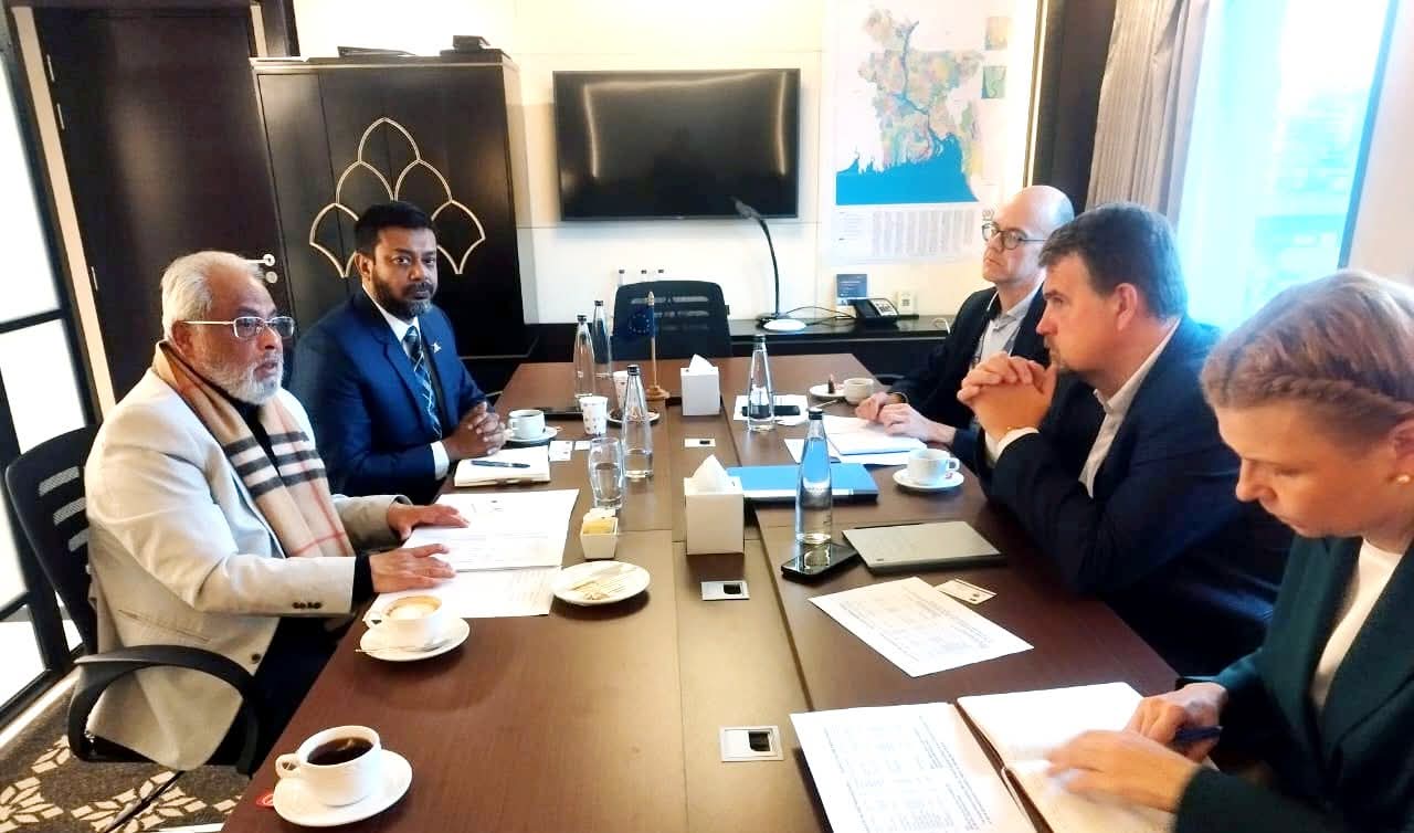 ইউরোপিয়ান ইউনিয়নের নির্বাচন পর্যবেক্ষক মিশনের সাথে জাতীয় পার্টির চেয়ারমান জনাব জিএম কাদেরের সৌজন্য সাক্ষাৎ