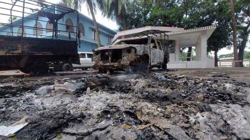 ওসি সায়েদের নির্দেশে এএসআই বিশ্বজিৎ পেট্রোল ঢেলে ছয়টি মরদেহ পুড়িয়ে দেন