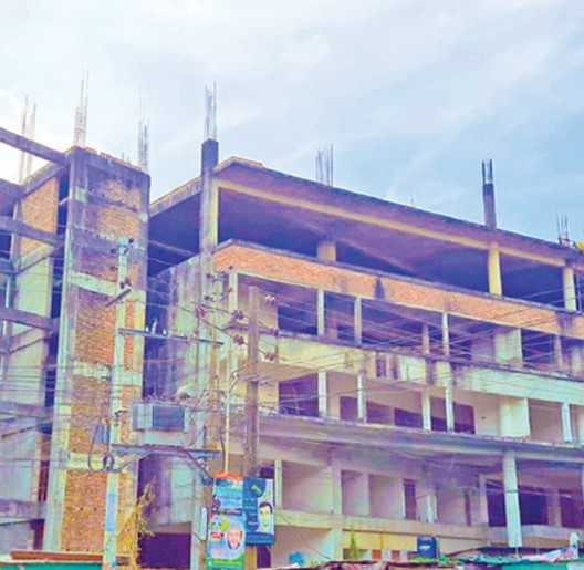 টাঙ্গাইলে বহুতল ভবন নিয়ে জমির মালিকানা বিতর্ক ও কোটি টাকার দুর্নীতির অভিযোগ