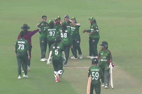পাকিস্তানকে কম রানেই থামিয়েও জিততে পারলো না মেয়েরা