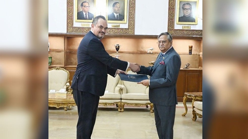 রাষ্ট্রপতির কাছে নতুন মার্কিন রাষ্ট্রদূতের পরিচয়পত্র পেশ