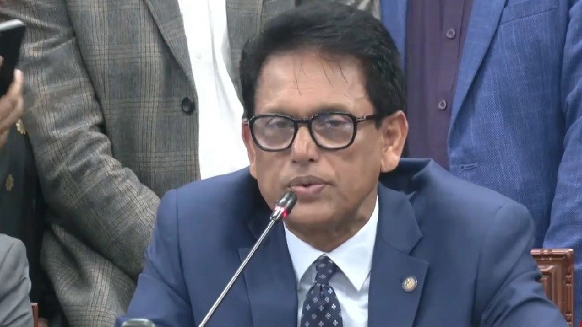 পরীক্ষাকেন্দ্রের টয়লেটে নকল পাওয়া গেলে কেন্দ্র কর্তৃপক্ষ দায়ী: শিক্ষামন্ত্রী