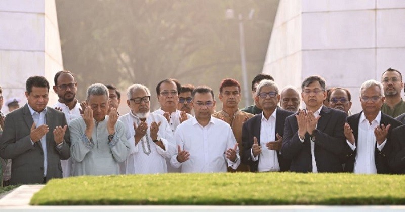 স্বাধীনতা দিবসে জিয়াউর রহমান ও খালেদা জিয়ার সমাধিতে প্রধানমন্ত্রীর শ্রদ্ধা