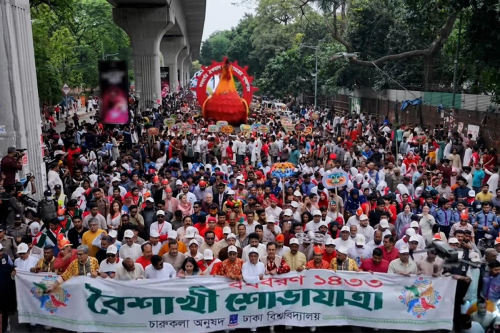 নববর্ষ বরণে ঢাবিতে বর্ণিল বৈশাখী শোভাযাত্রা