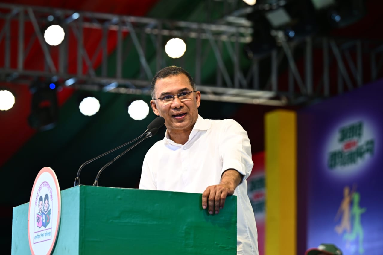 খেলাধুলার পাশাপাশি লেখাপড়াতেও এগিয়ে যেতে হবে: প্রধানমন্ত্রী
