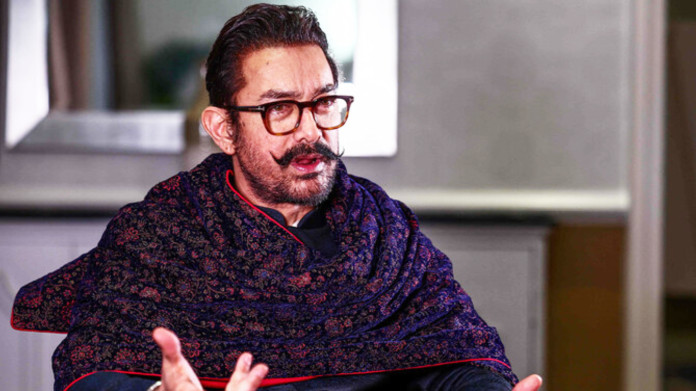 ২৫ বছরের তরুণের চরিত্রে ফিরছেন ৬১ বছরের আমির খান