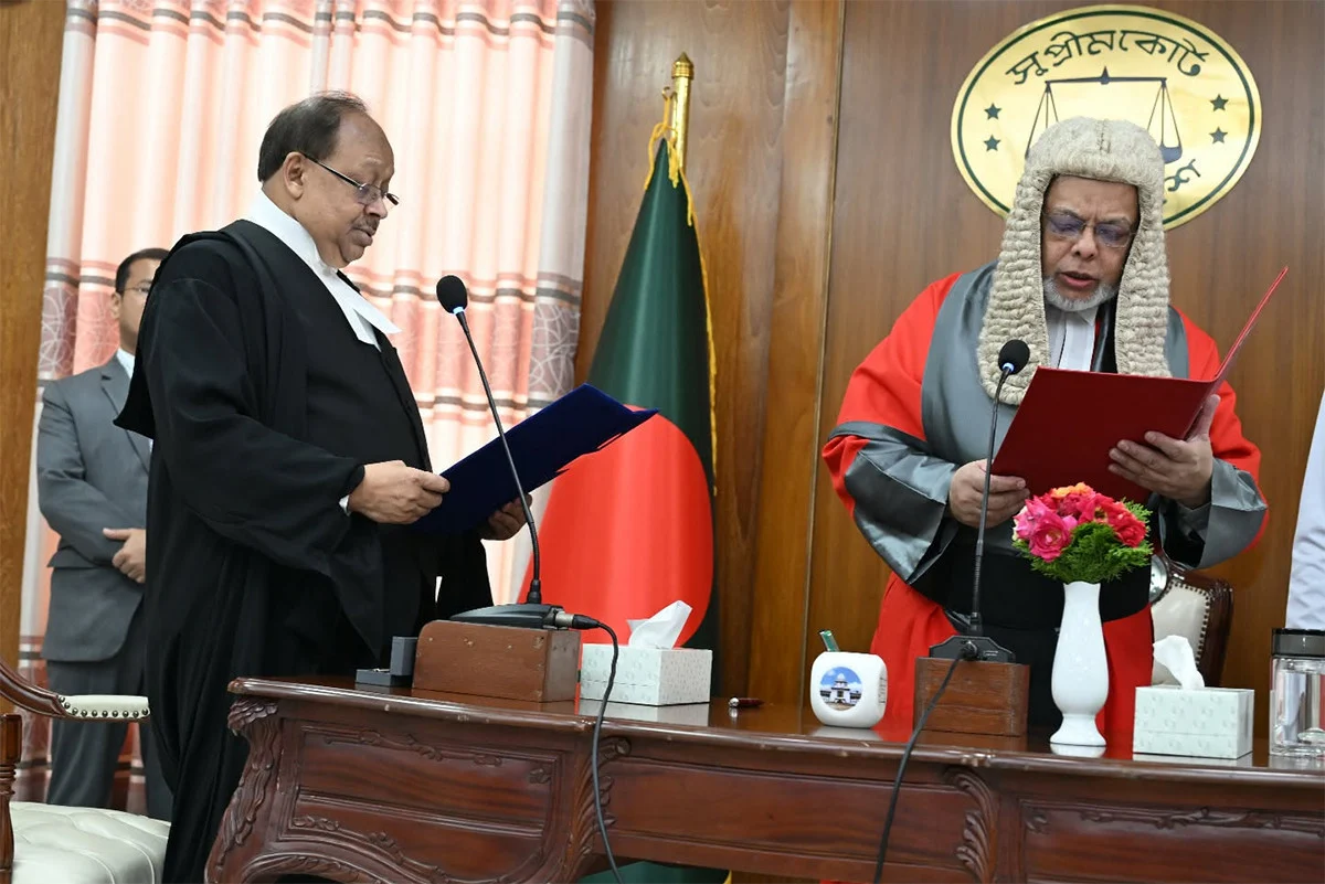 শপথ নিলেন আপিল বিভাগের নবনিযুক্ত বিচারপতি হাবিবুল গনি