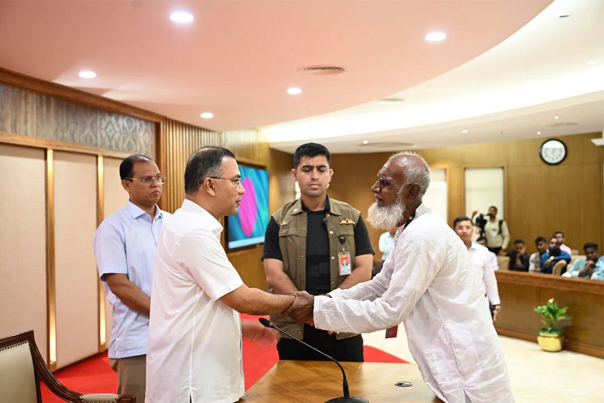গুম-খুন ও শহীদ পরিবারের সদস্যদের নিয়োগপত্র দিলেন প্রধানমন্ত্রী