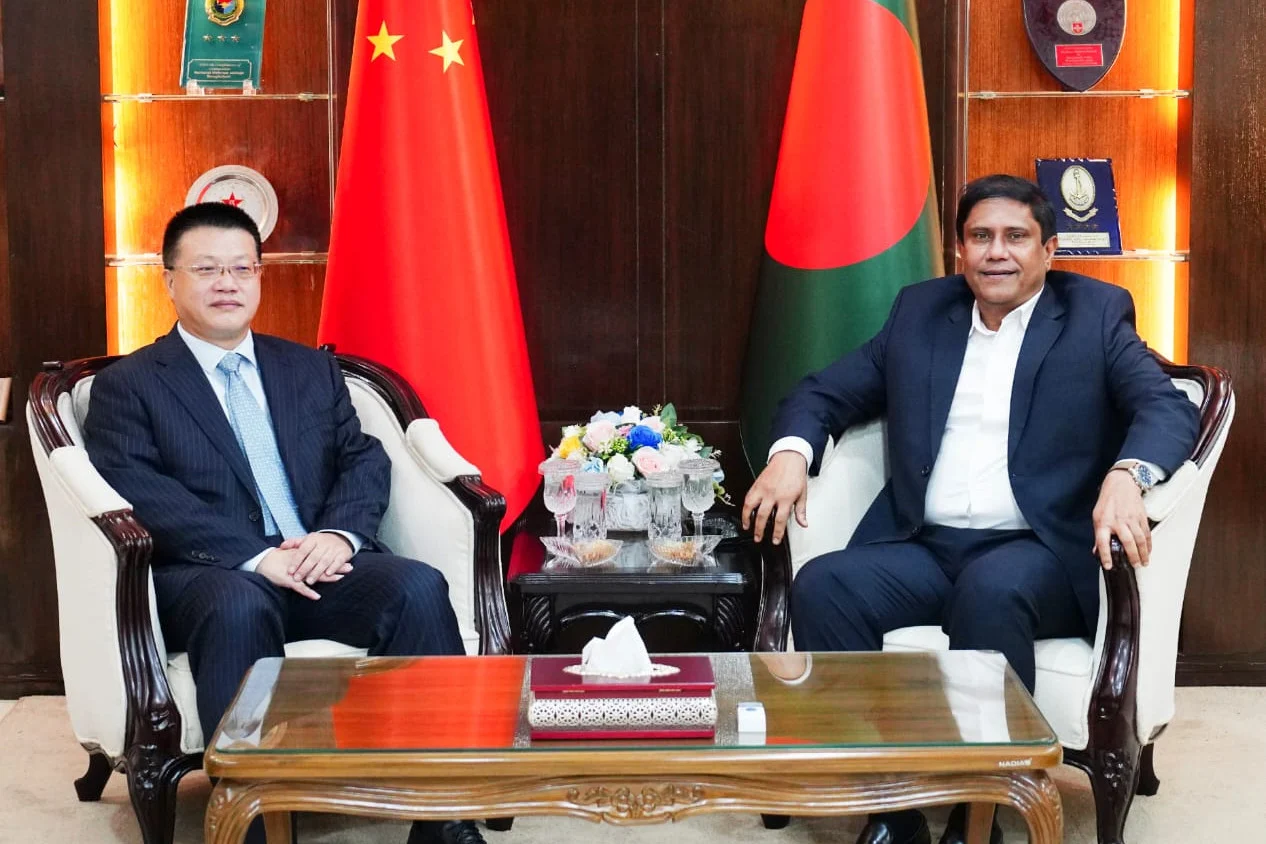 প্রধানমন্ত্রীর প্রতিরক্ষা উপদেষ্টার সঙ্গে চীনের রাষ্ট্রদূতের সৌজন্য সাক্ষাৎ