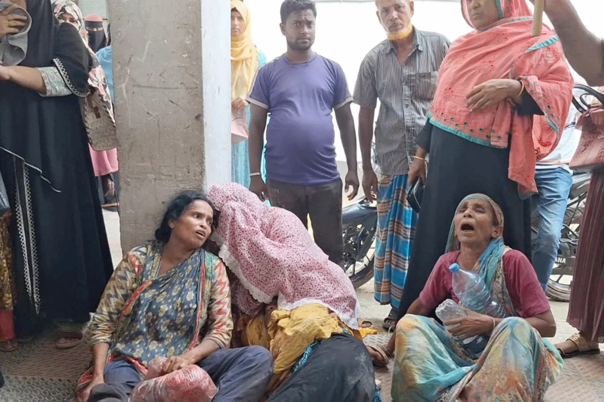 নড়াইলে যুবককে কুপিয়ে হত্যা, নারীসহ আহত ৫
