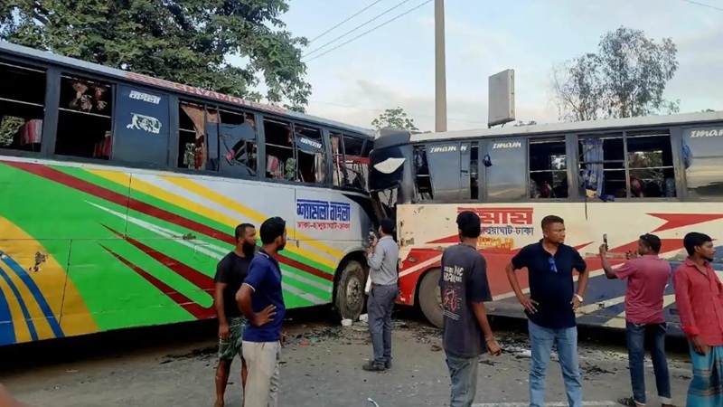 ময়মনসিংহে দুই বাসের সংঘর্ষ: নিহত ৩, আহত ১০