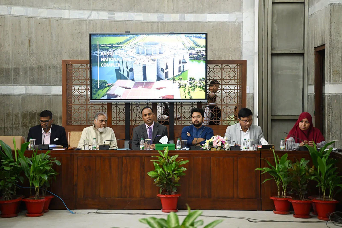 সংসদ ভবন এলাকায় সোলার প্যানেল স্থাপনের সম্ভাব্যতা যাচাইয়ের সুপারিশ