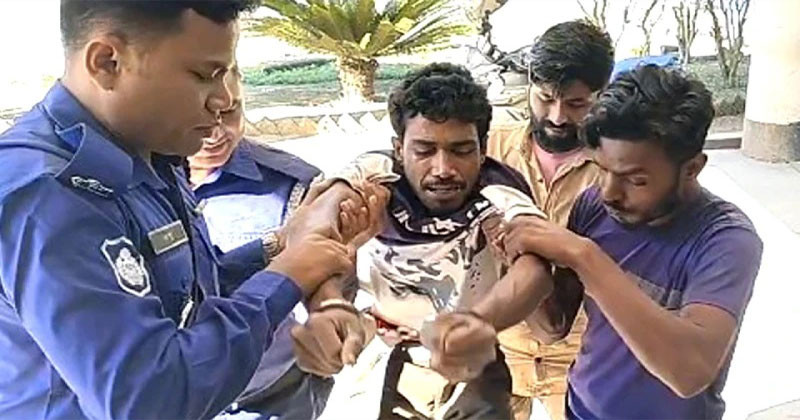 নেশার টাকা না পেয়ে নিজের বাড়িতে আগুন, ছেলে গ্রেপ্তার