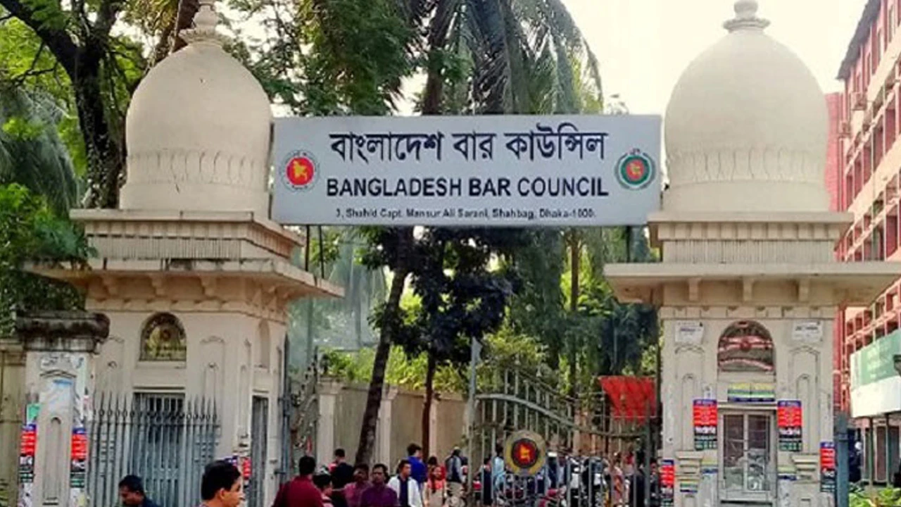আইনজীবী তালিকাভুক্তির বয়স ৩৫ বছর করার সিদ্ধান্ত