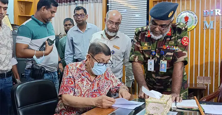 ময়মনসিংহ মেডিকেলে অব্যবস্থাপনায় ক্ষুব্ধ স্বাস্থ্যমন্ত্রী, তদন্তের নির্দেশ