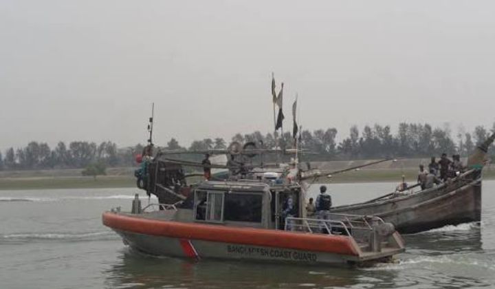উপকূলীয় ও নদীতীরবর্তী এলাকায় দুর্গাপূজার নিরাপত্তায় ৩৪০০ কোস্টগার্ড সদস্য মোতায়েন
